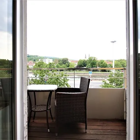 Luxury - View Of River And Castle Apartment
