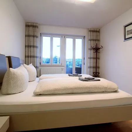 Luxury - View Of River And Castle Apartment